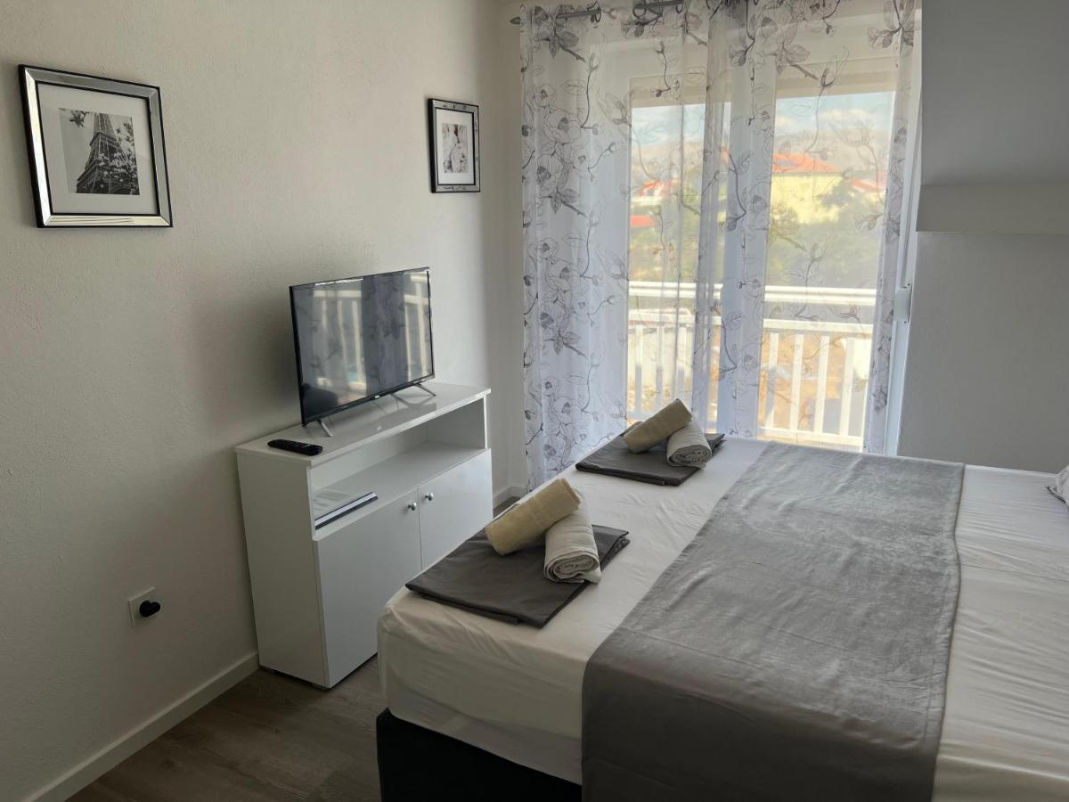 Apartments Villa Zdrava 特罗吉尔 外观 照片